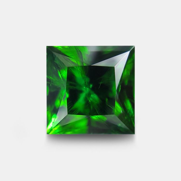 demantoid 0.7ct princess cut2