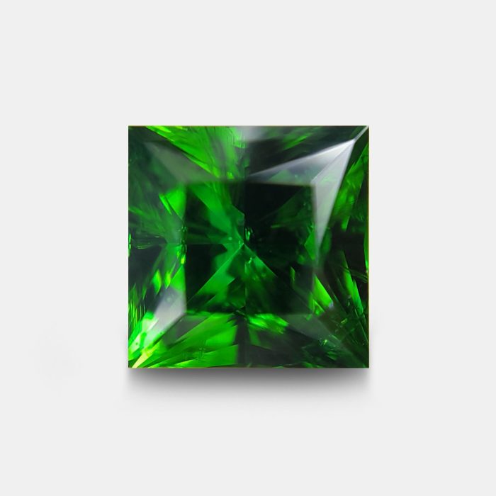 demantoid 0.7ct princess cut4